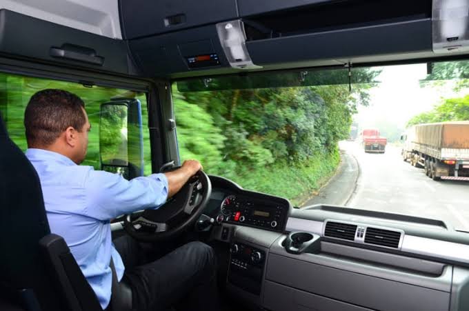 Motorista de ônibus ganha bem? Entenda a realidade da profissão no Brasil